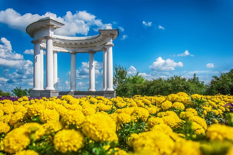 Біла альтанка у Полтаві