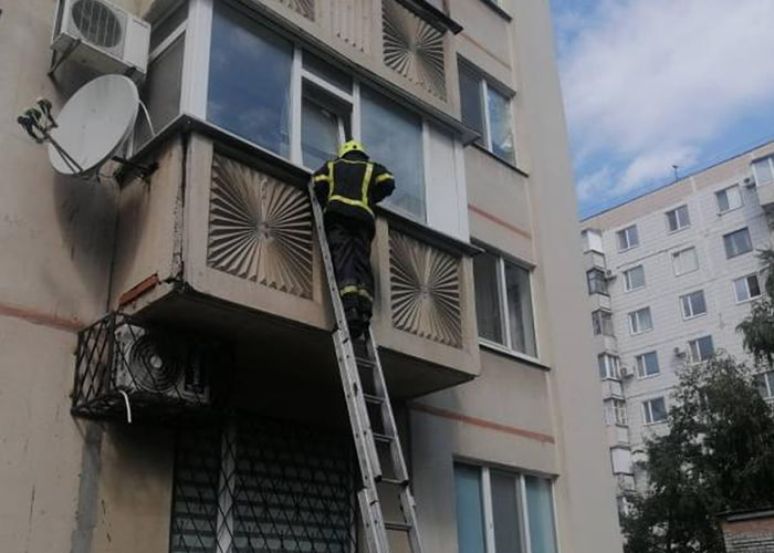 жінка кликала на допомогу