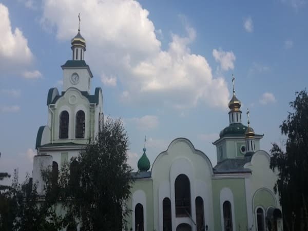 Свято−Троїцька церква Лубни