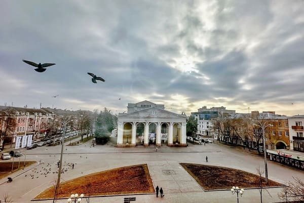Театральна площа в Полтаві